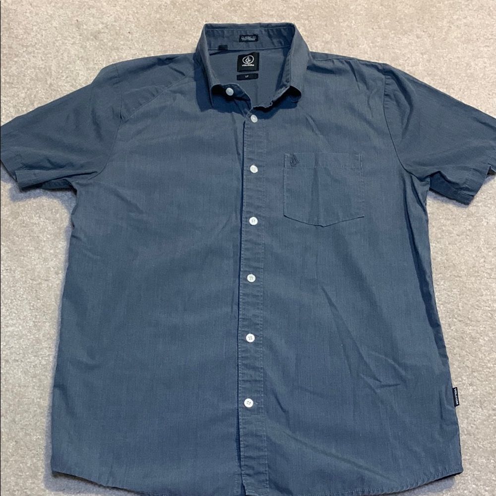 Volvom size small Men's grey Short Sleeve Shirt